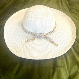 Women’s Vintage White Rope and Chain Wide Brim Straw Hat